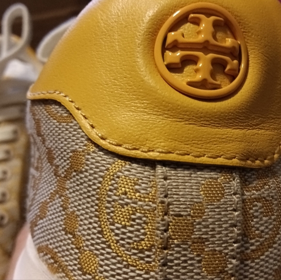 NEW Tory Burch Howell T Monogram Gold Thread Jacquard & Calf Leather Sne… - Picture 5 of 14